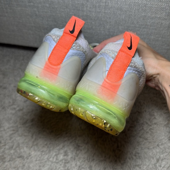 NIKE Women’s Air VaporMax Flyknit Sneakers 8 - Picture 5 of 9